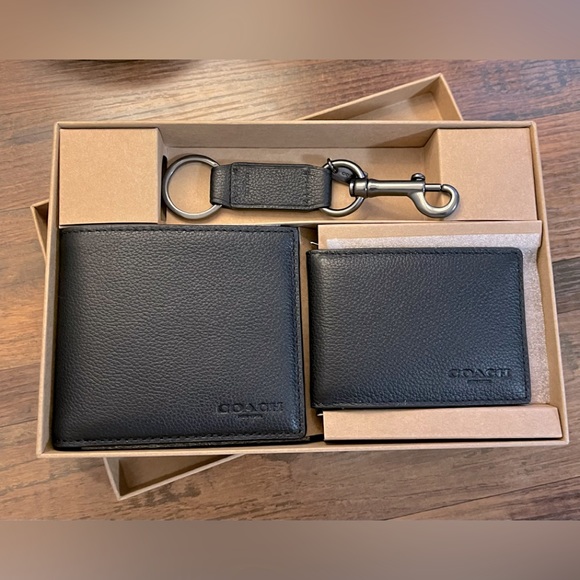 NEW Coach 3-1 Wallet-Key Fob Gift Set - Picture 1 of 7